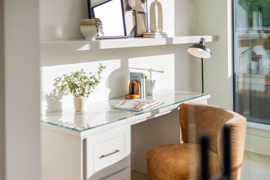 Close-up of interior finishes inside a home in Dove Station, Grapevine (Image 21).