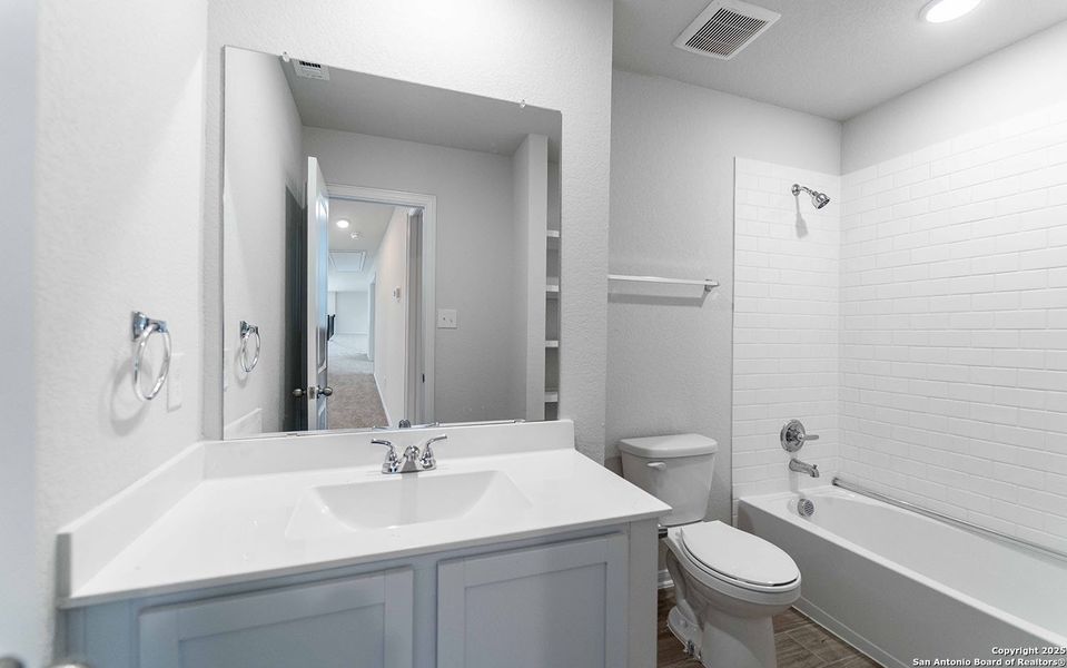 Furnished interior view inside a new home in Hunter's Ranch, San Antonio (Image 5). Furnished interior view inside a new home in Hunter's Ranch, San Antonio (Image 5).