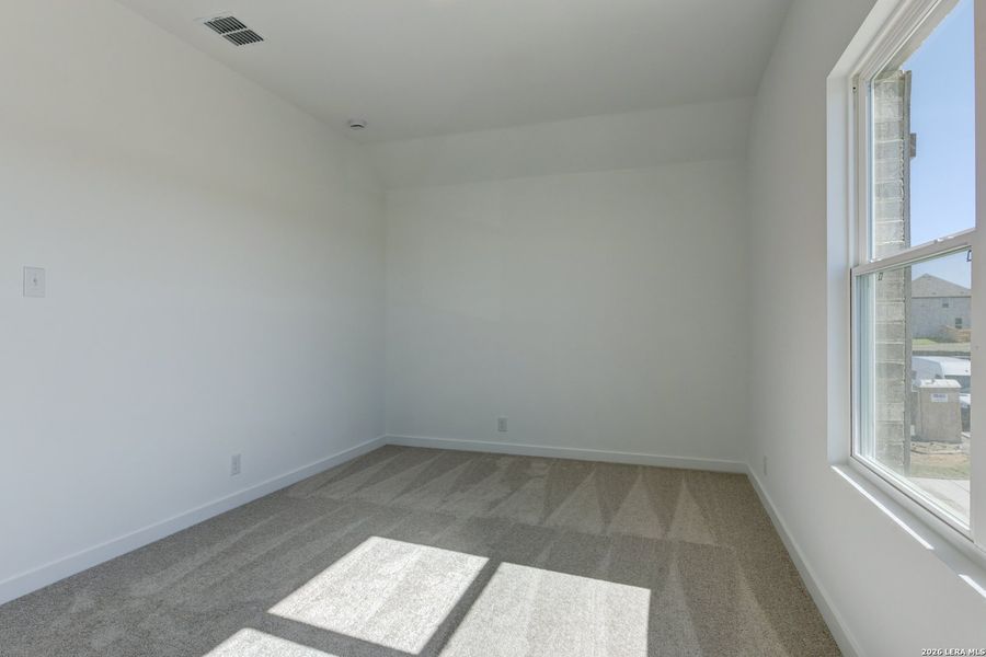 Spacious, unfurnished interior of a new home in Arcadia Ridge, San Antonio (Image 31).