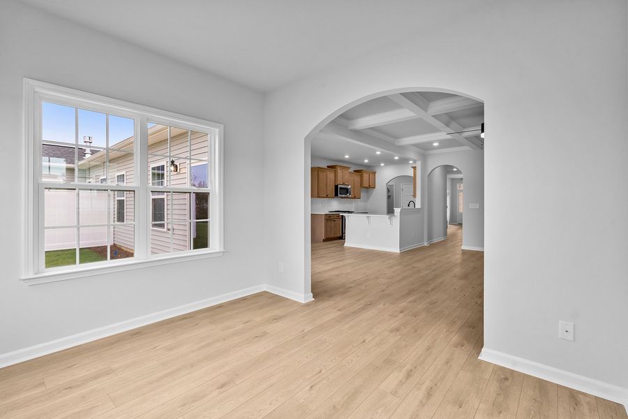 Spacious, unfurnished interior of a new home in Fieldstone, Lexington (Image 21).