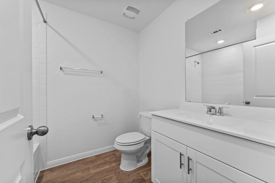 Furnished interior view inside a new home in Paramount, Kyle (Image 9).