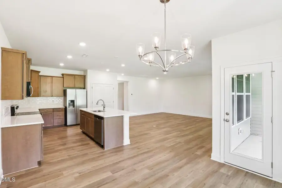 40-web-or-mls-805 Iris Stream Ct-S0807-0