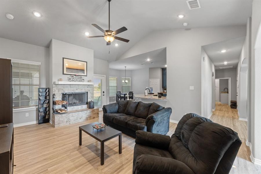 Open floor plan and wood-burning fireplace! Open floor plan and wood-burning fireplace!