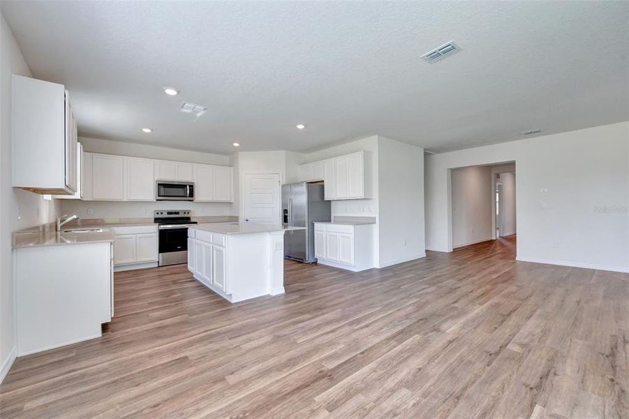 Spacious, unfurnished interior of a new home in Timberwalk, Mount Dora (Image 19). Spacious, unfurnished interior of a new home in Timberwalk, Mount Dora (Image 19).