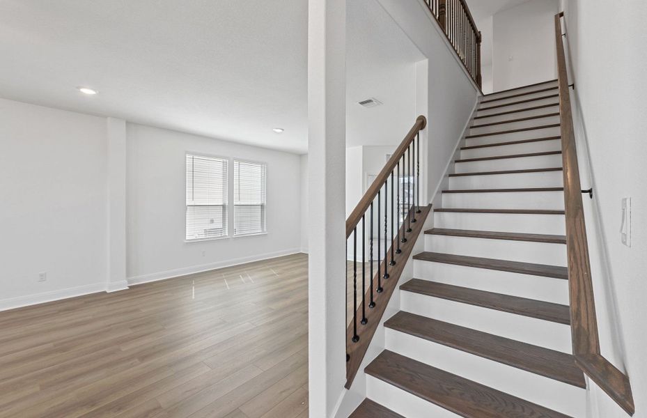 Spacious, unfurnished interior of a new home in Patterson Ranch, Georgetown (Image 35).