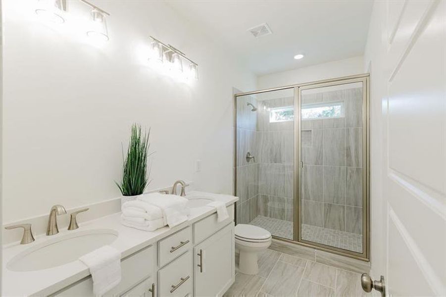 Furnished interior view inside a new home in , Dawsonville (Image 27).