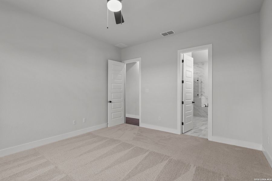 Spacious, unfurnished interior of a new home in Homestead, Schertz (Image 29).