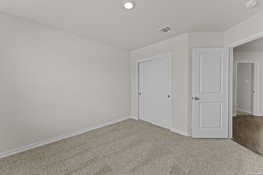Spacious, unfurnished interior of a new home in Steele Creek, Cibolo (Image 10).