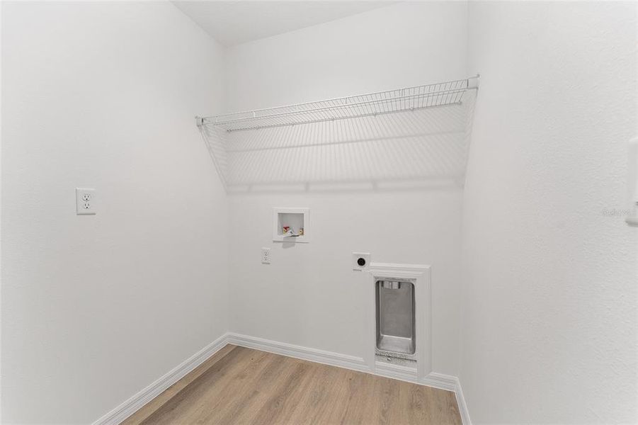 Spacious, unfurnished interior of a new home in , Ocklawaha (Image 46).