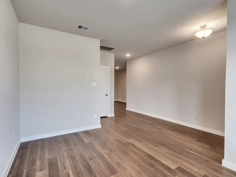 Spacious, unfurnished interior of a new home in , La Marque (Image 35).