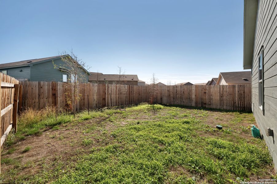 Exterior details and patio area of a home in , San Antonio (Image 4).