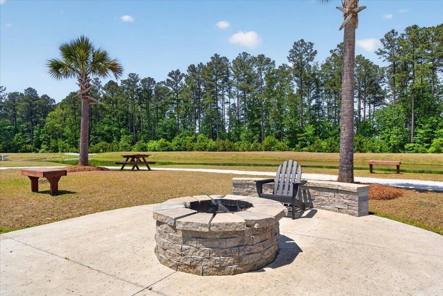 Community amenities in , Summerville (Image 45).