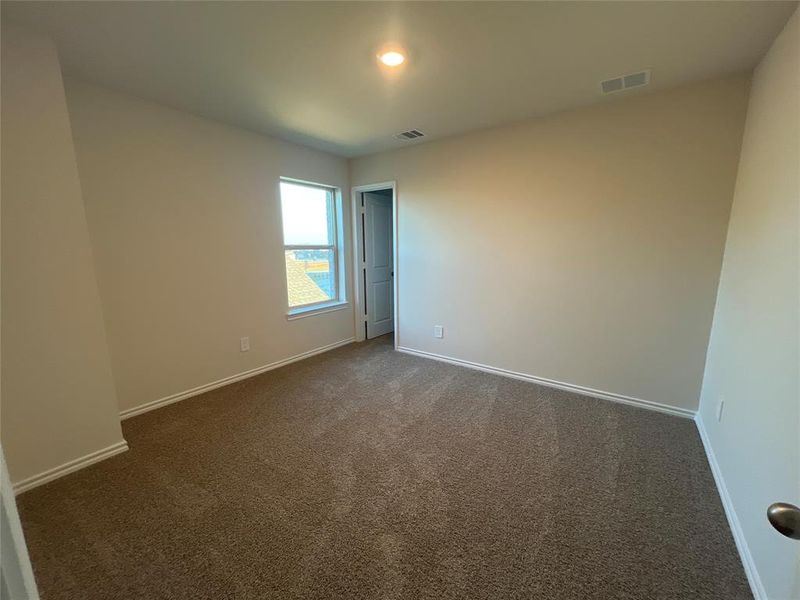 Spacious, unfurnished interior of a new home in Elevon, Lavon (Image 13).