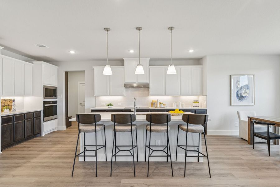 Representative furnished interior of a home built from the Emerson by Centre Living Homes in Lakeway Estates, Waxahachie (Image 11).
