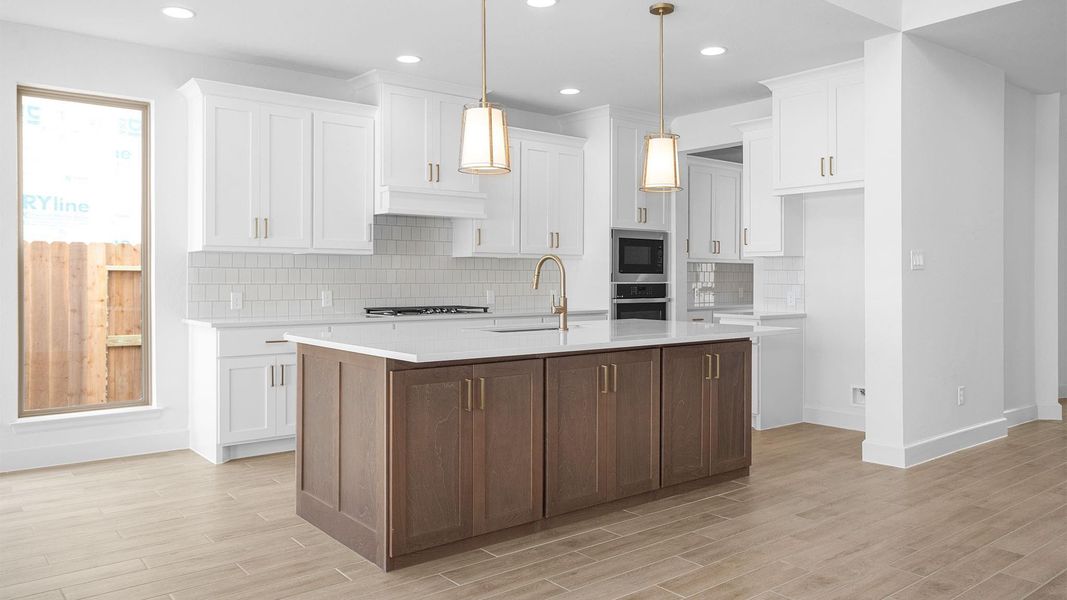 Furnished interior view inside a new home in Valencia, Manvel (Image 8).