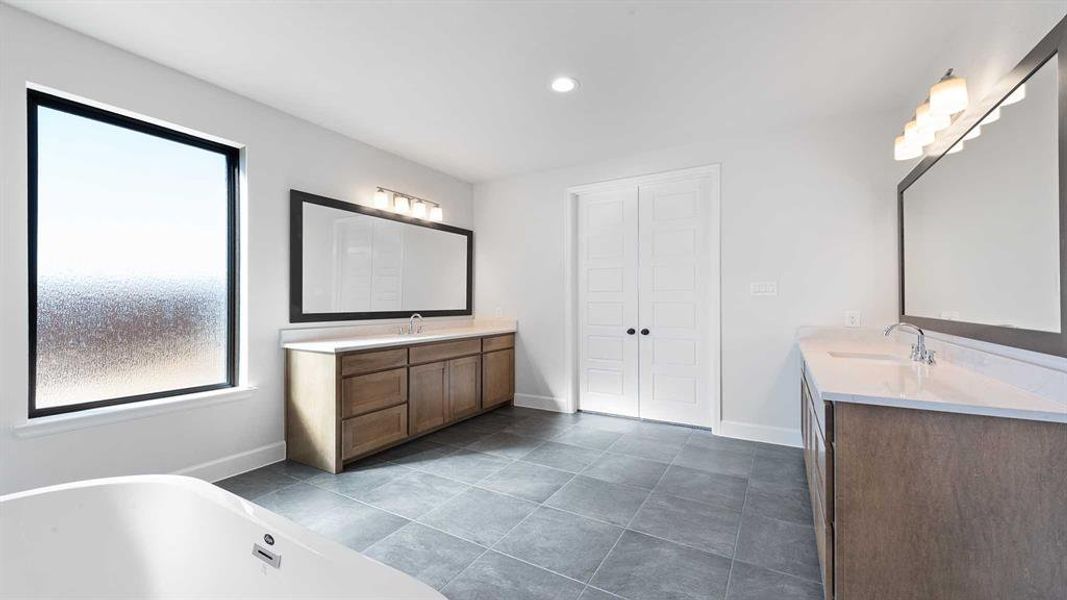 Furnished interior view inside a new home in Ventana 70', Fort Worth (Image 13).