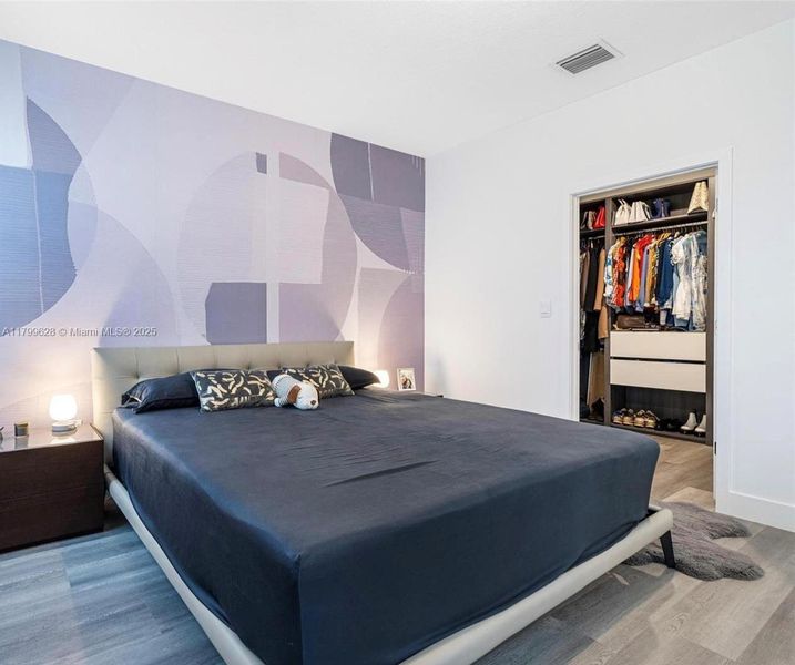 Furnished interior view inside a new home in , Pembroke Pines (Image 9).