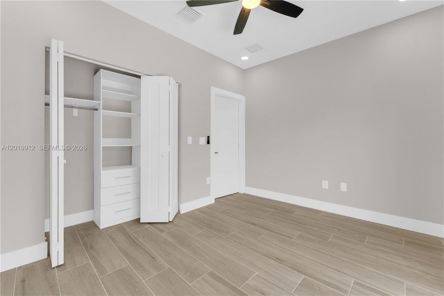 Spacious, unfurnished interior of a new home in , Miami (Image 27).