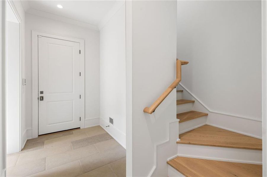Spacious, unfurnished interior of a new home in , Atlanta (Image 40).
