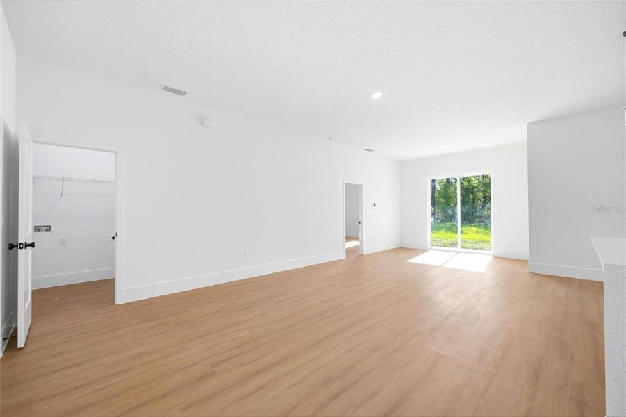 Spacious, unfurnished interior of a new home in , Dunnellon (Image 31). Spacious, unfurnished interior of a new home in , Dunnellon (Image 31).