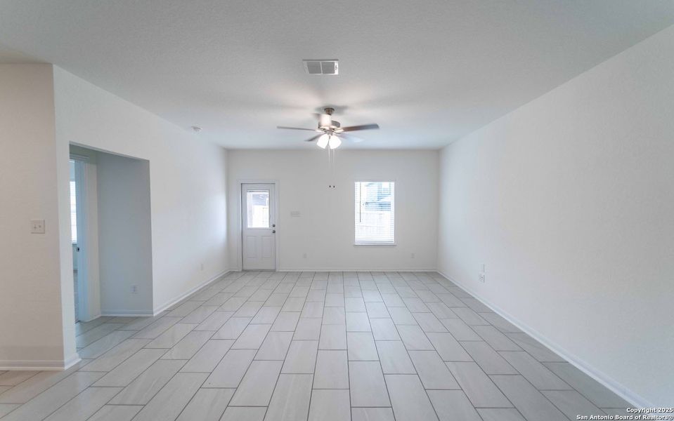 Spacious, unfurnished interior of a new home in Hickory Ridge, Elmendorf (Image 8).