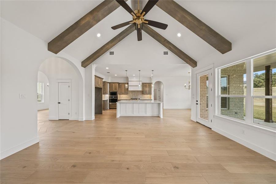 Spacious, unfurnished interior of a new home in Vintage Oaks, Weatherford (Image 20). Spacious, unfurnished interior of a new home in Vintage Oaks, Weatherford (Image 20).