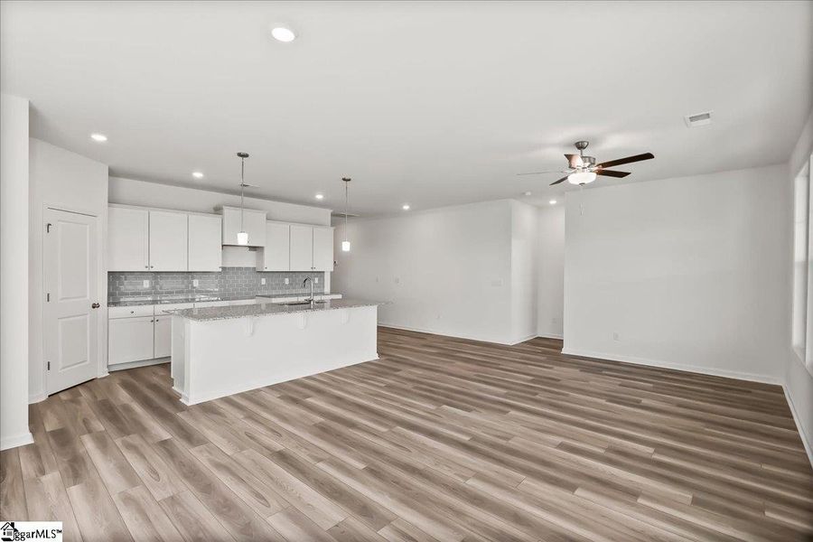 Spacious, unfurnished interior of a new home in Halton Oaks, Spartanburg (Image 13). Spacious, unfurnished interior of a new home in Halton Oaks, Spartanburg (Image 13).