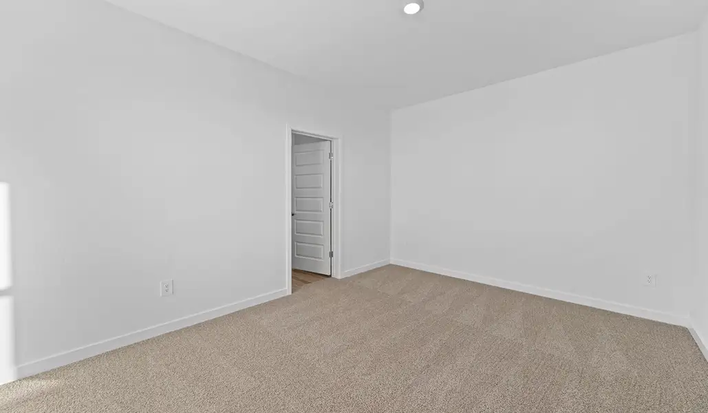 Spacious, unfurnished interior of a new home in Entrada Del Toro at Rancho Sahuarita, Sahuarita (Image 17).