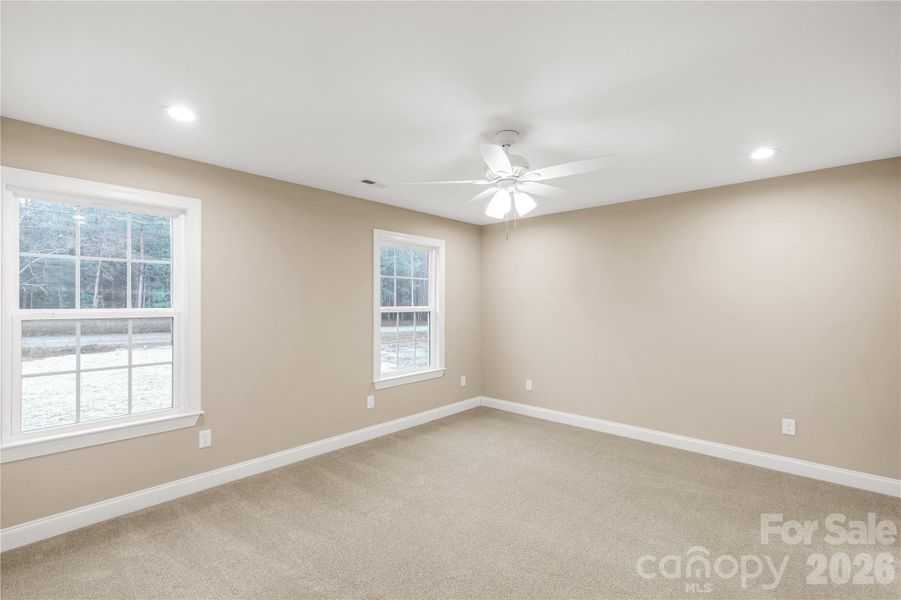 Spacious, unfurnished interior of a new home in , Kershaw (Image 22).