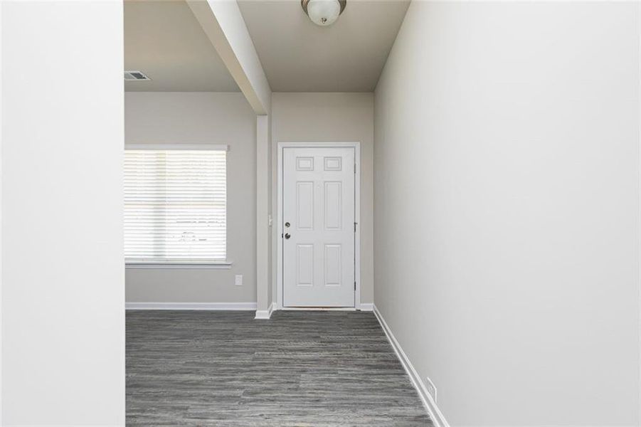 Spacious, unfurnished interior of a new home in Saddle Ridge, Calhoun (Image 17).