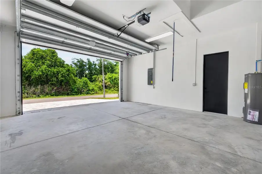 Spacious, unfurnished interior of a new home in , North Port (Image 71).