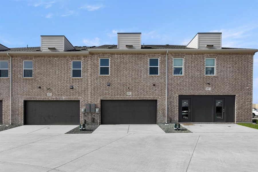 25_7625 Dakota- Back-2