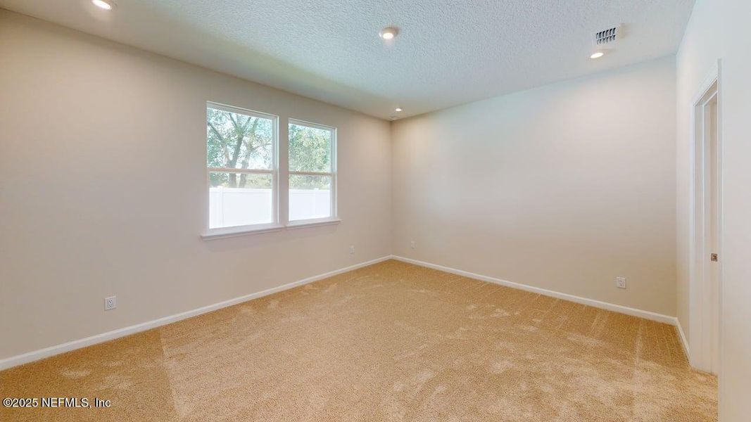 Spacious, unfurnished interior of a new home in Sandridge Hills, Green Cove Springs (Image 10).