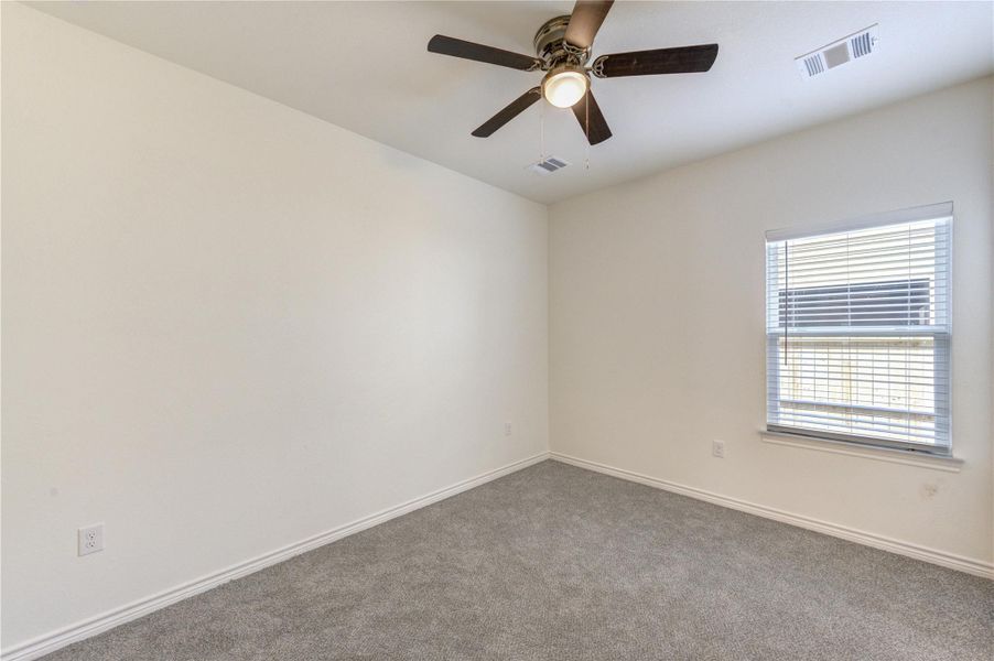 Spacious, unfurnished interior of a new home in Lake Conroe Village, Montgomery (Image 6).