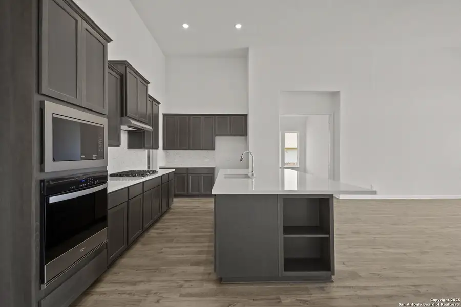 Furnished interior view inside a new home in Homestead, Schertz (Image 6).