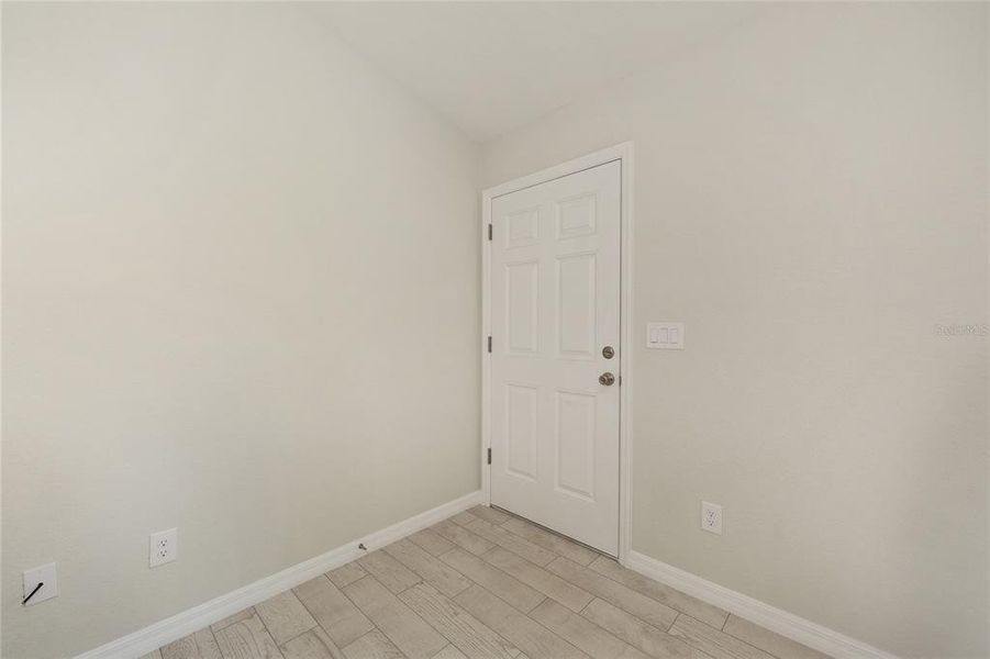 Spacious, unfurnished interior of a new home in , Ocala (Image 30).