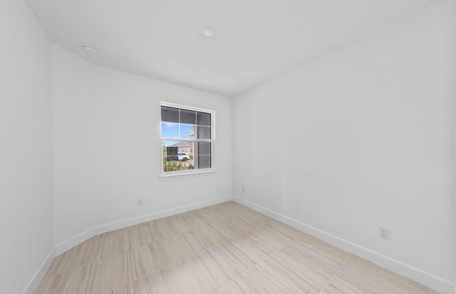 Spacious, unfurnished interior of a new home in Shores at Stillwater, Englewood (Image 17). Spacious, unfurnished interior of a new home in Shores at Stillwater, Englewood (Image 17).