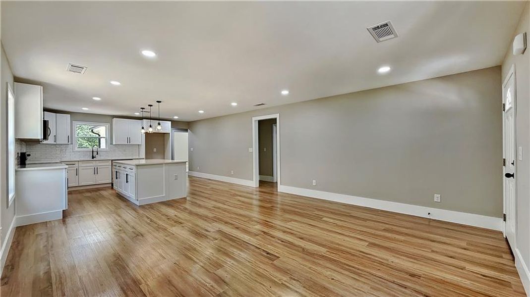 Spacious, unfurnished interior of a new home in , Rome (Image 9).