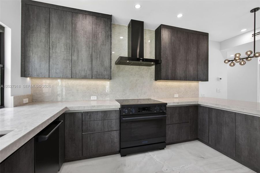 Furnished interior view inside a new home in , Palm Beach Gardens (Image 10).