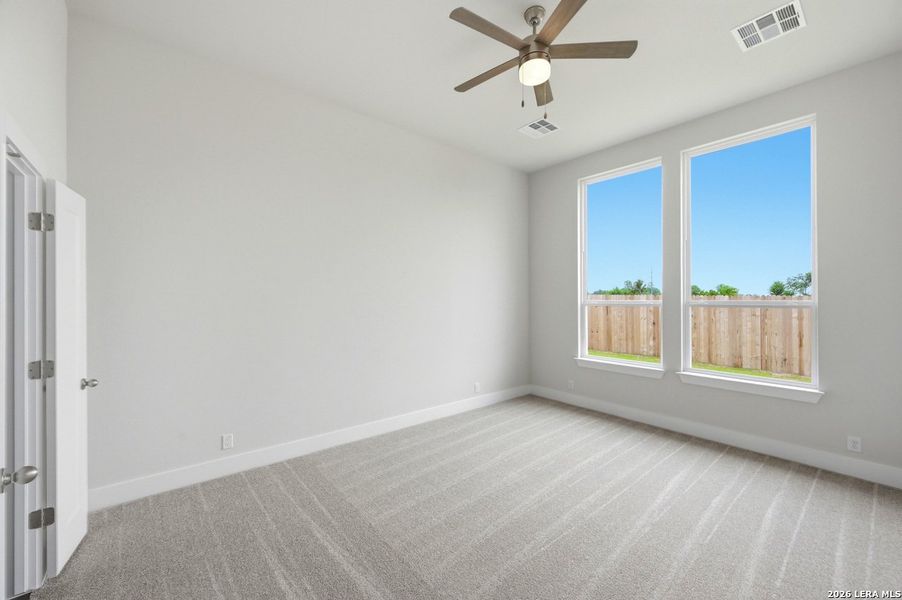 Spacious, unfurnished interior of a new home in Venado Crossing, Cibolo (Image 17).