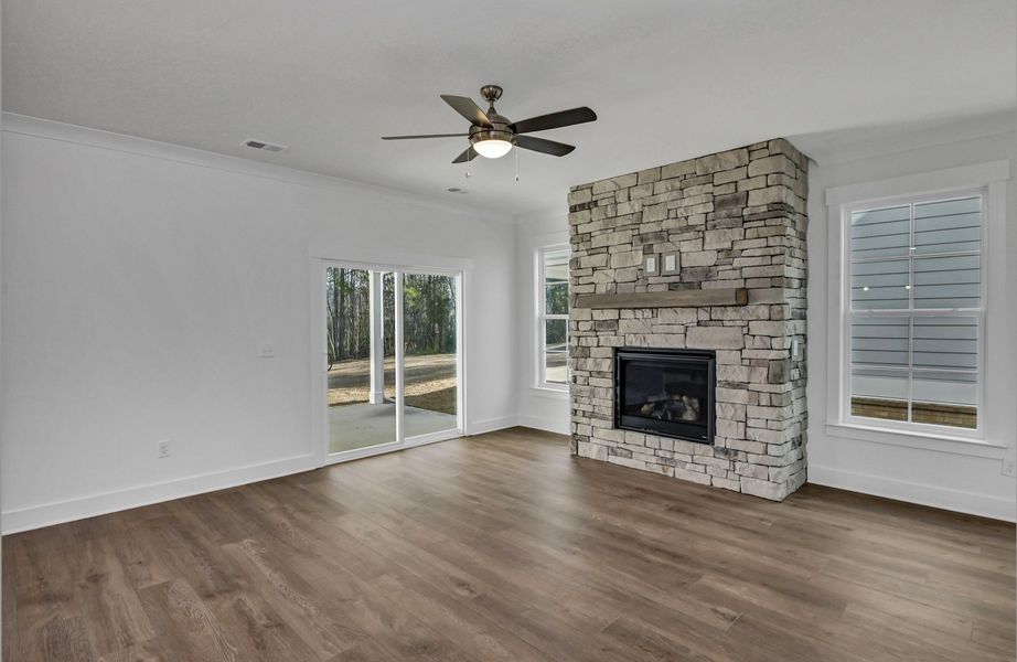 Spacious, unfurnished interior of a new home in Clubside Reserve at Summerlake, Lexington (Image 12). Spacious, unfurnished interior of a new home in Clubside Reserve at Summerlake, Lexington (Image 12).