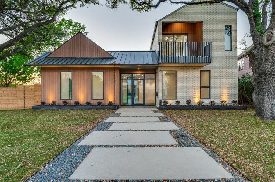 A stunning architectural offering by award-winning architect Far+Dang, set beneath a canopy of mature oaks and showcasing striking modern design.