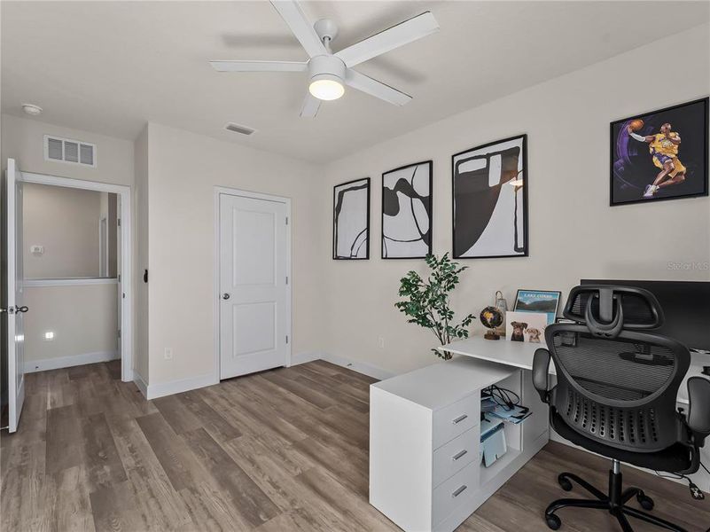Furnished interior view inside a new home in Star Farms at Lakewood Ranch, Bradenton (Image 42).