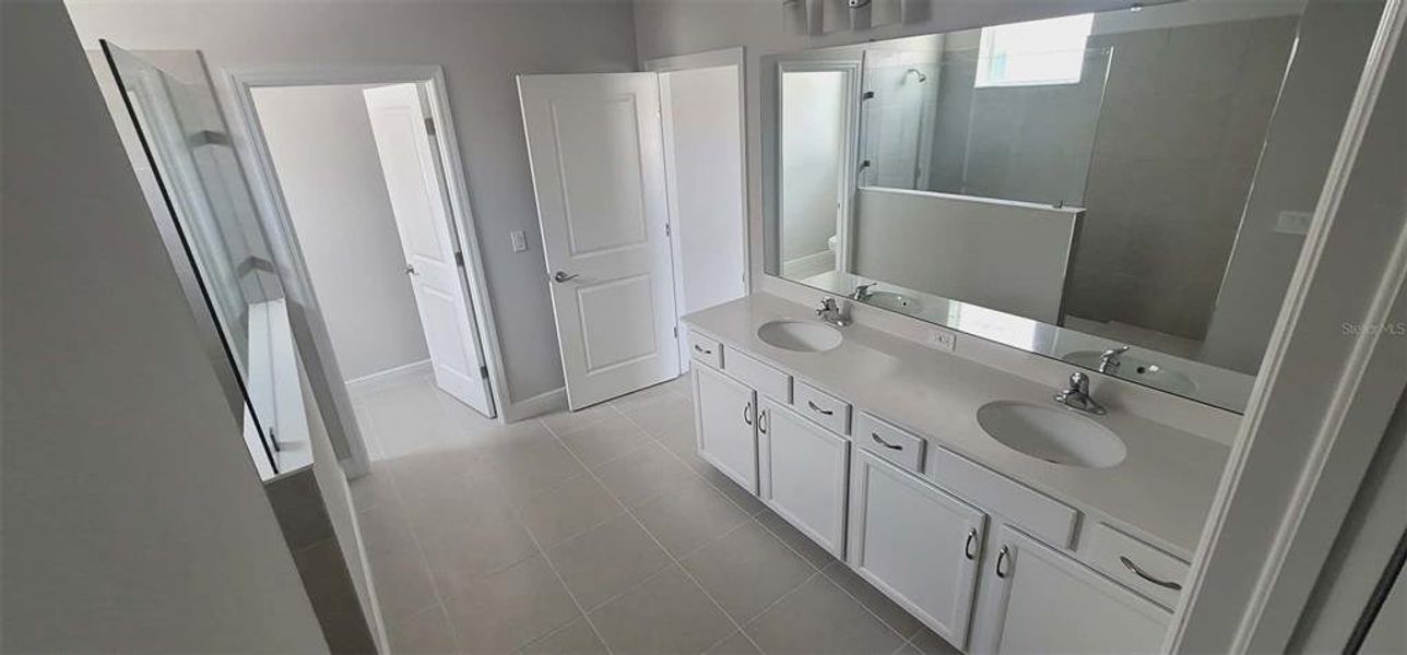 Image 10 of a home in Highland Hills.