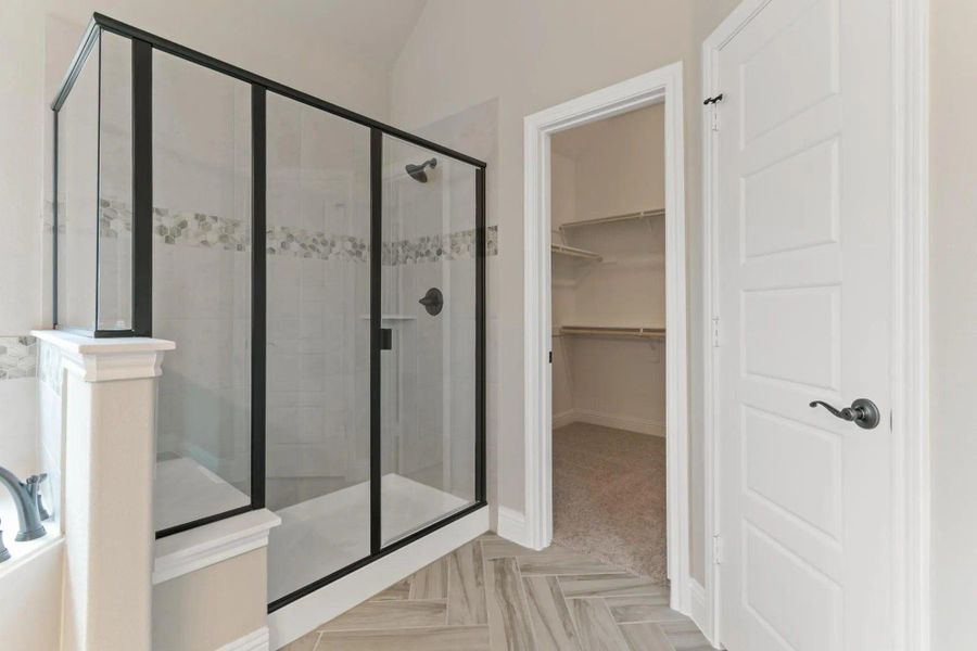 Primary Bathroom | Concept 2533 at Mockingbird Hills in Joshua, TX by Landsea Homes