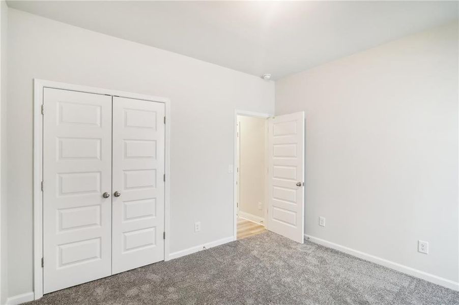 Spacious, unfurnished interior of a new home in Crofton Place Enclave, Snellville (Image 15).