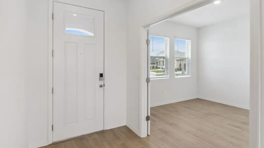 Representative unfurnished interior of a home built from the Coral by D.R. Horton in Hawthorne Ranch, Lakeland (Image 16).