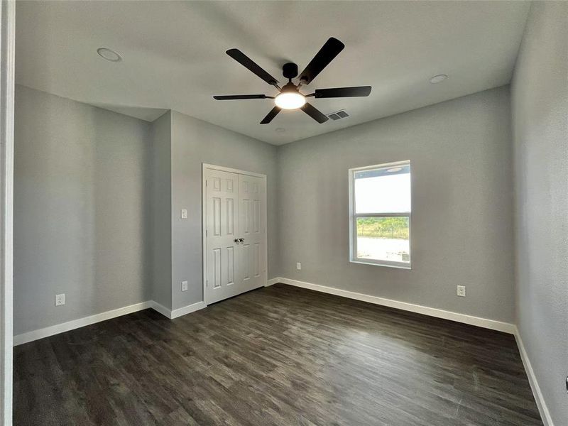 Spacious, unfurnished interior of a new home in , Mineral Wells (Image 22).