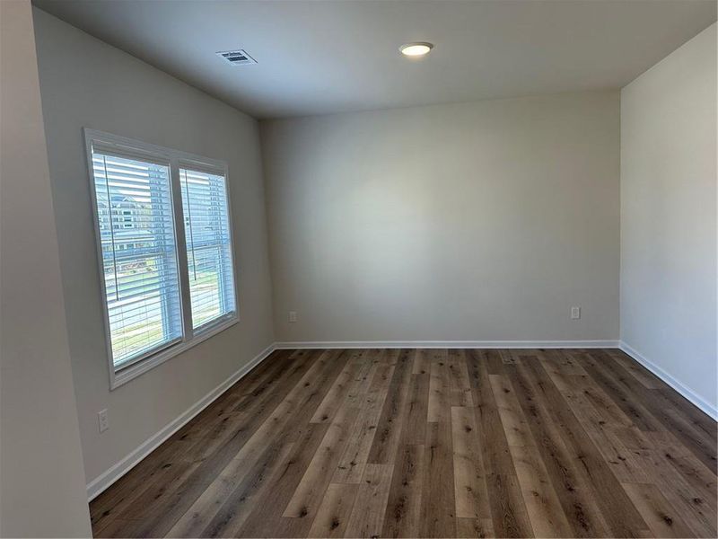 Spacious, unfurnished interior of a new home in Beckett Ranch, Auburn (Image 13).