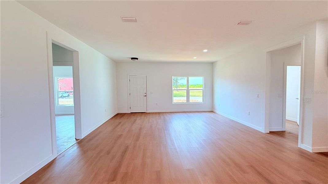 Spacious, unfurnished interior of a new home in , Lake Placid (Image 7).